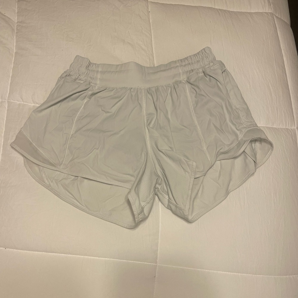 lululemon hotty hot shorts size 6
